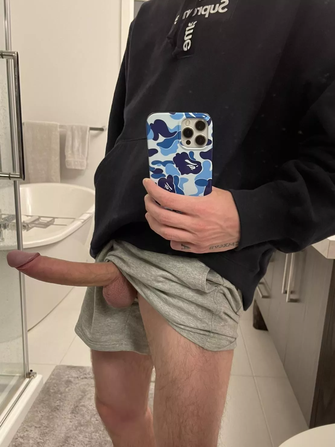 Who wears short shorts? 🩳