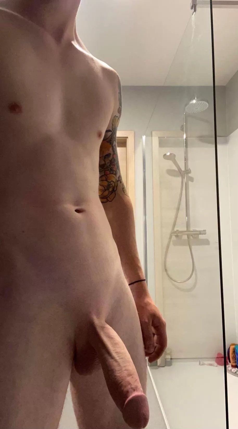 Who’d like to see me cum ? ⬆️ dm me