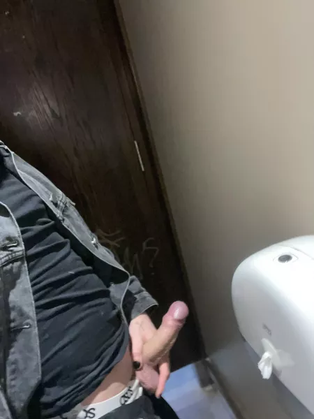 Who’s walking in and sucking 😈😈😈