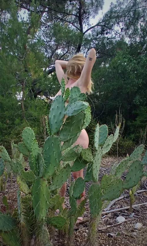 Wild Long Hair, anyone who has that Long Hair fetish, Im so happy you found me because i can make your fantasies come true! You know exactly what to do....😘 and please dont be shy