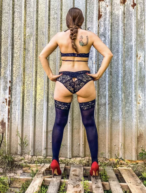 Will you take me wearing this? I’d love for you to cum here. 😈 Find me in the comments. 😉