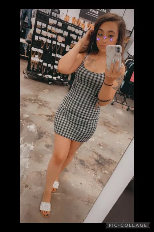 Wishing i was baked at work right now😭 but instead im scrolling through my OF making more money while I’m at work🤷🏻‍♀️🤷🏻‍♀️