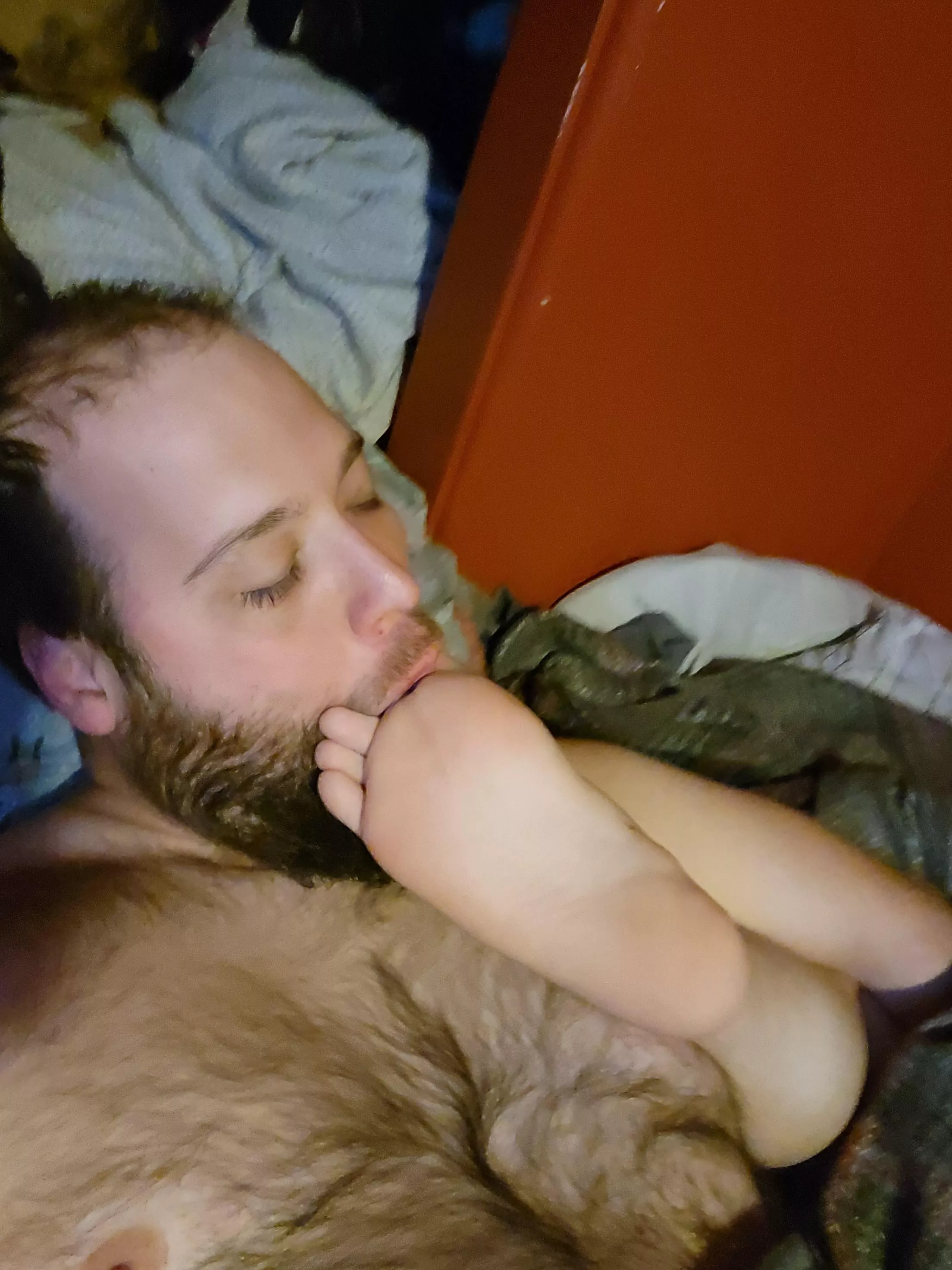 Woke up to his feet in my face so I started licking his feet, he was like wtf why you doing that? I said cause I want to and started sucking toes.. After a while I felt his cock it was rock hard so I started sucking on that too π Woke up to his feet in my face so I started licking his feet, he was like wtf why you doing that? I said cause I want to and started sucking toes.. After a while I felt his cock it was rock hard so I started sucking on that too π
