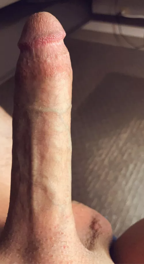 Working late in the office and I need a hand with this [40s] s[m]ooth dad cock.