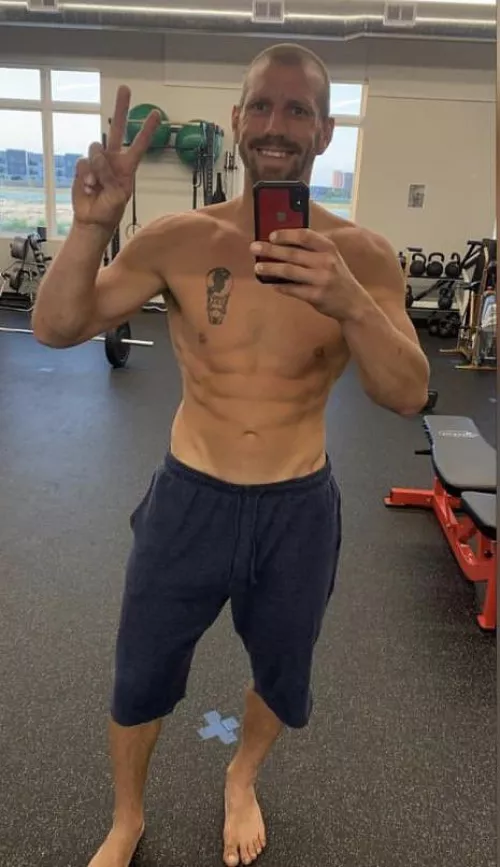 Workout is done. Who wants to hit the showers?!?! 🍆 🍑