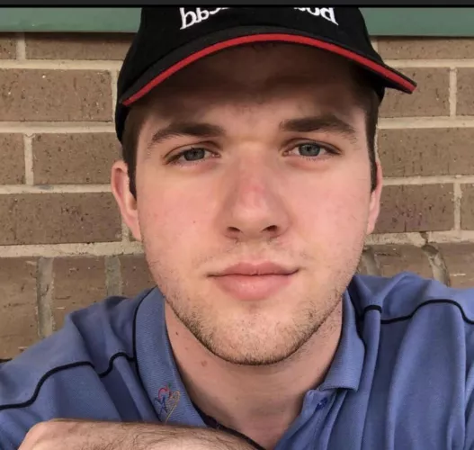 Would rather be playing games than working 😑