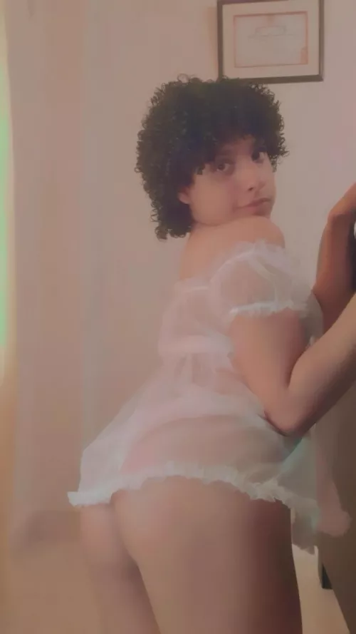 Would u like to be behind me?🥺