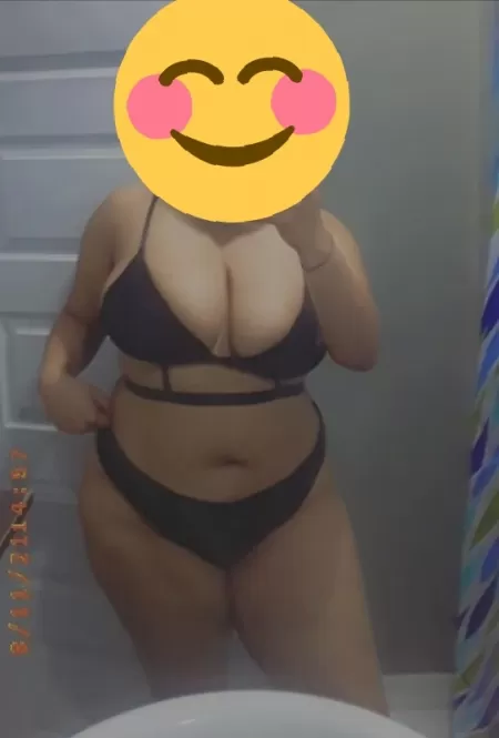 Would you be interested in a ebony goth girl😳