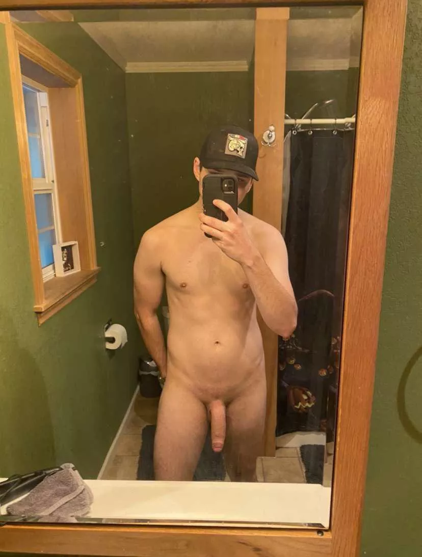 Would you come over when my girlfriends at work and play with me?😏😈