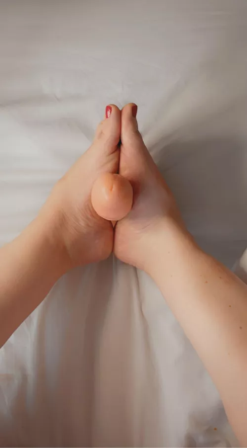 Would you like this to be you between my feet? 💋