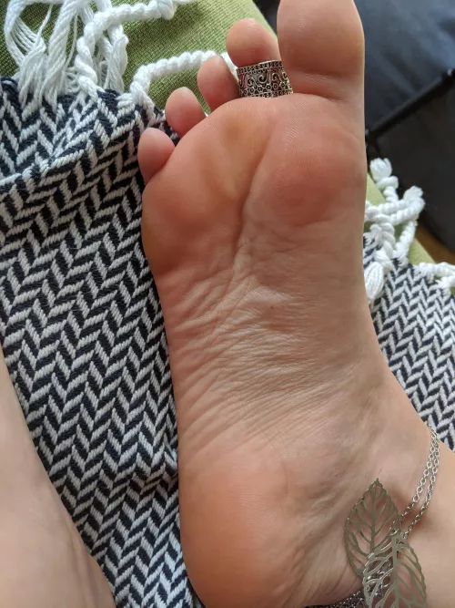 Would you slow and sensually lick my soft wrinkles or be greedy and fast, licking as if they're your last meal? π Would you slow and sensually lick my soft wrinkles or be greedy and fast, licking as if they're your last meal? π