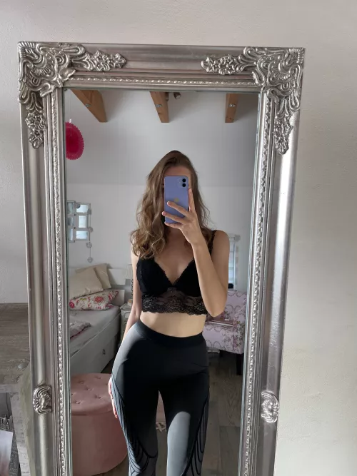 Would you take me on the first date? 😇