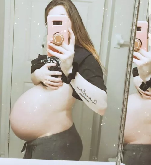 Y'all I miss my bump so much...