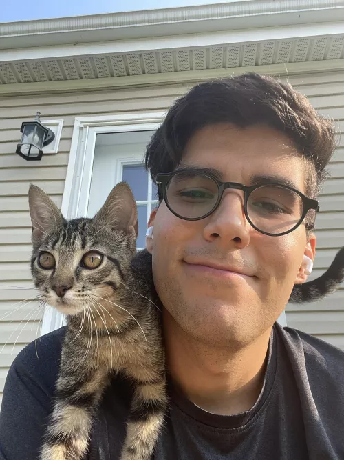 Y’all like pussy photos? :3 Looking for LoL and WoW friends