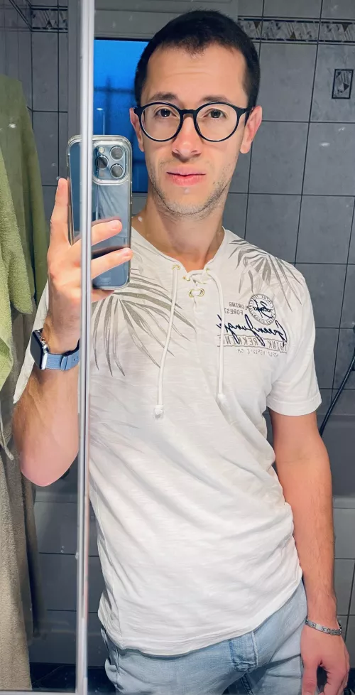 Yet another mirror selfie 😅