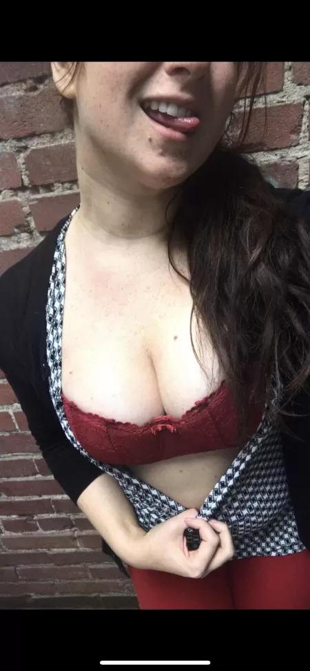 Young, hourglass figure, red hair and freckles. Tell me what you want and I’ll make your dreams come true 😉💋