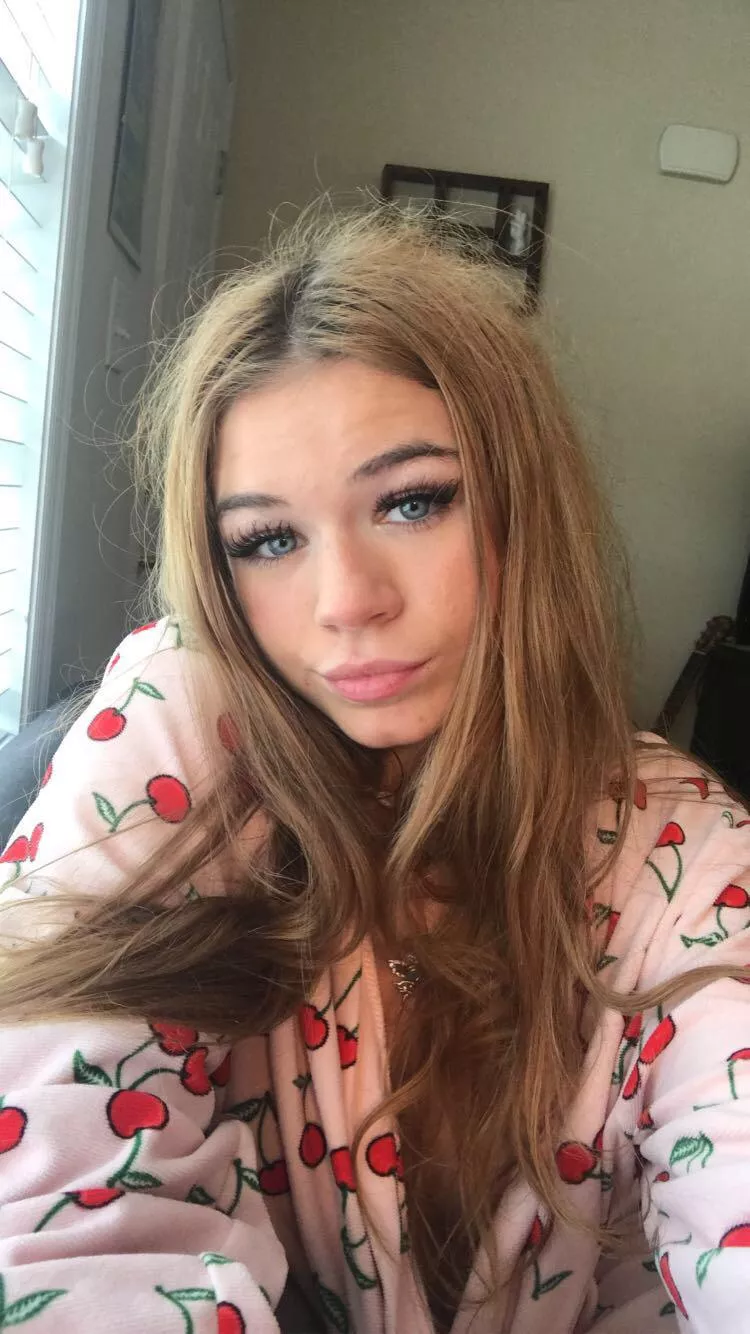 your adorable online gf 🌺(18)