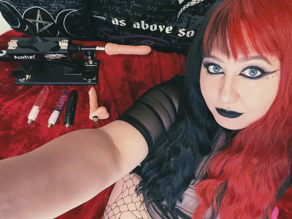 Your favorite big titty goth is online all day! 😈 My fuck machine is ready for my tight pussy! 💦 link in comments or search lolahdreadful