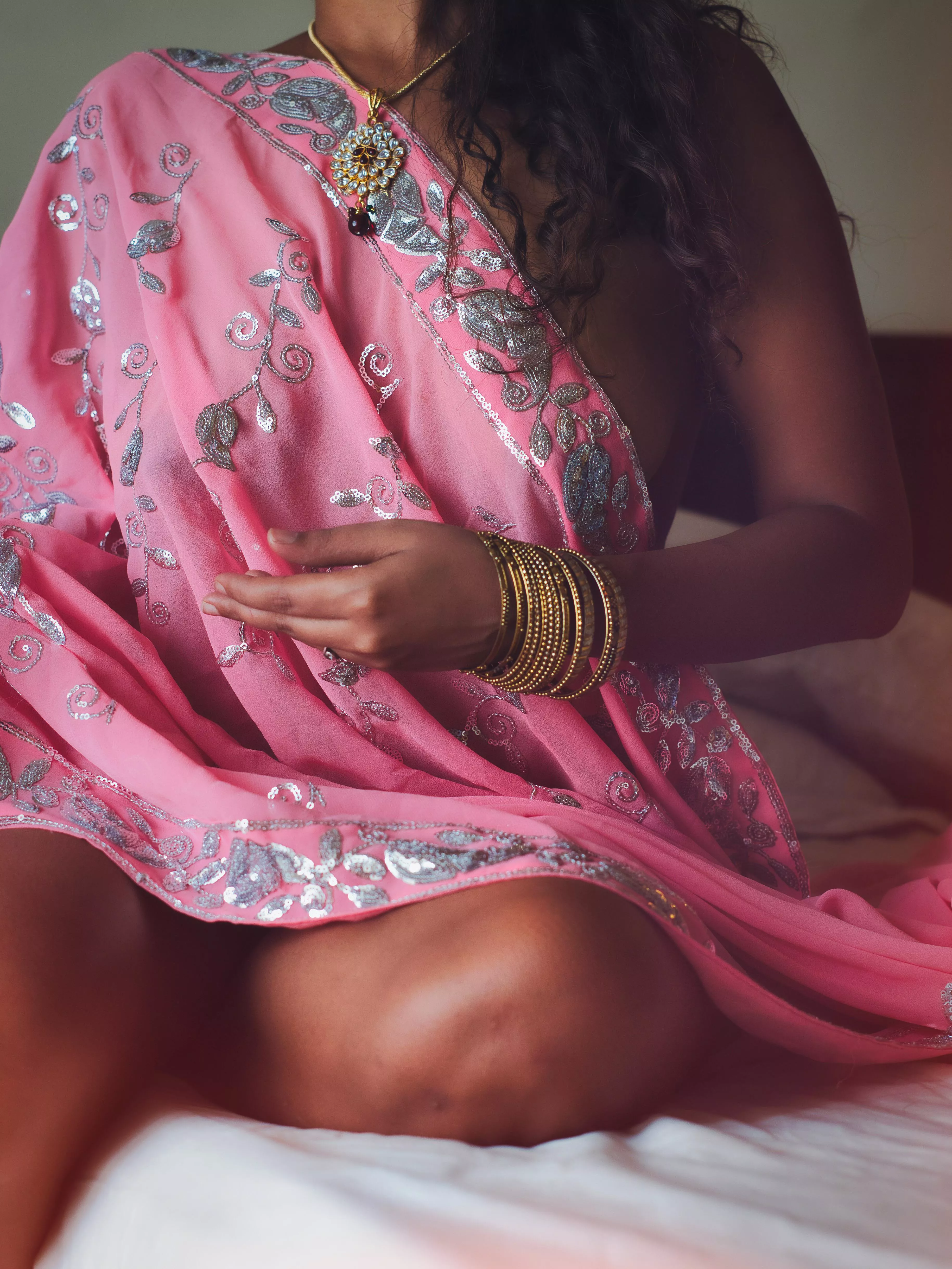 Your [f]avorite desi fantasy is here! Come devour me 🥰