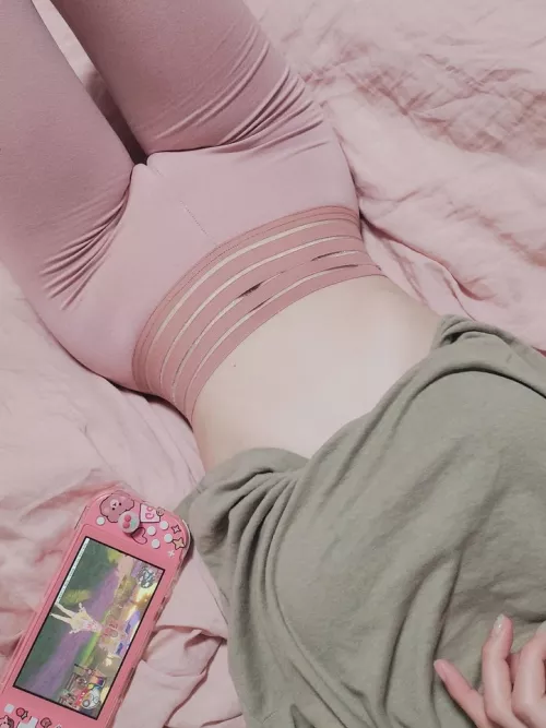 Your GF is online 😊