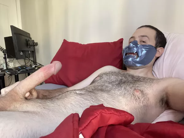 Your hung gamer bf is showing off his 8” cock with a little face reveal, show some love?