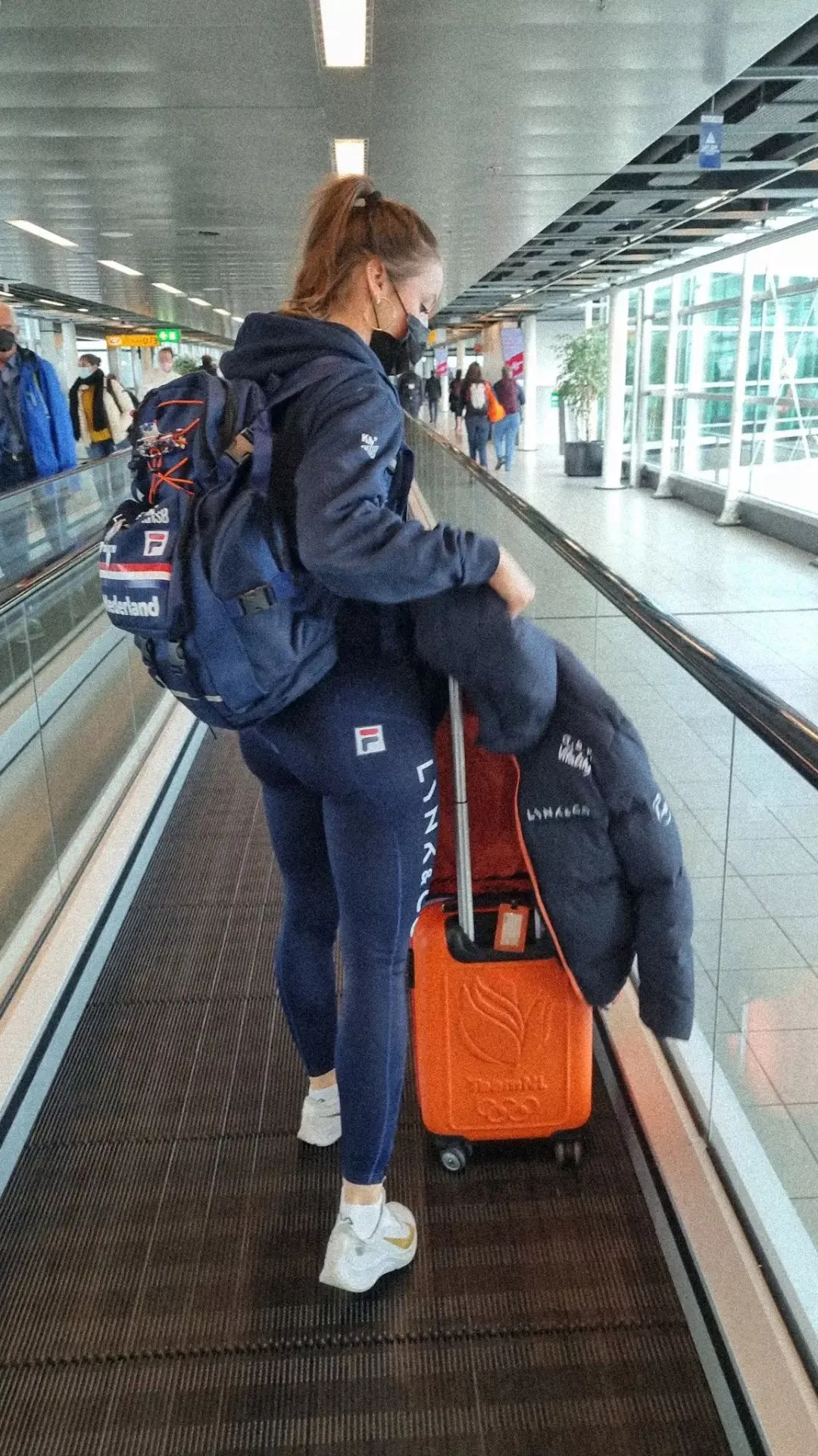 You're late for your flight but you catch sight of Suzanne Schulting 's beautiful, tight ass as you're rushing along. Would you slow down and admire or do you continue rushing? You're late for your flight but you catch sight of Suzanne Schulting 's beautiful, tight ass as you're rushing along. Would you slow down and admire or do you continue rushing?